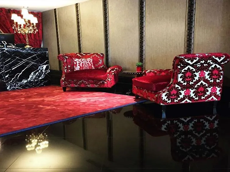 The Scarlet Singapour