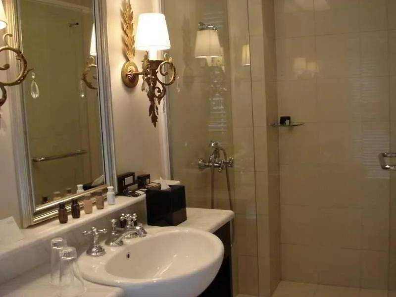 The Scarlet Singapour Hotel